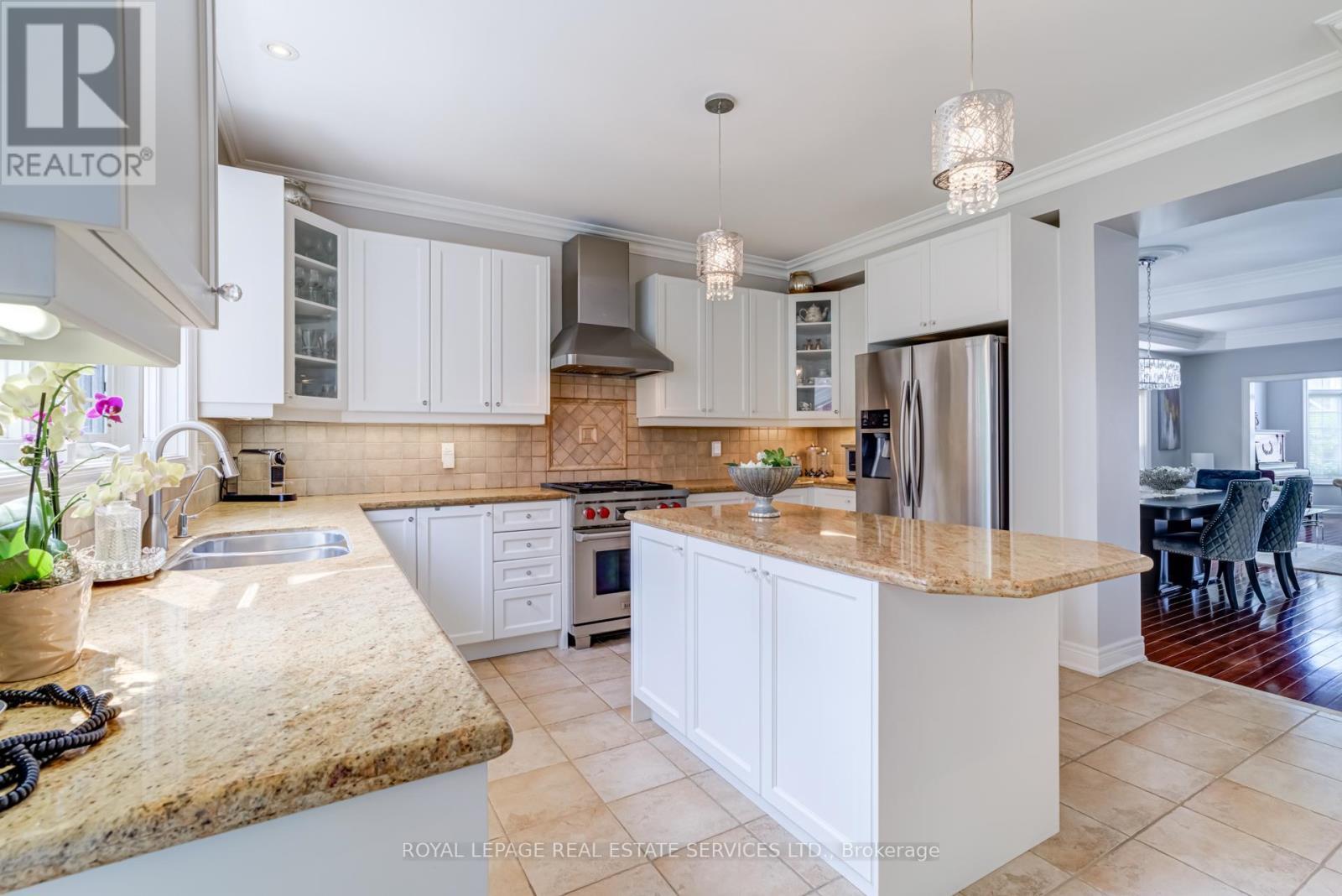 












5 XAVIER COURT

,
Brampton,




Ontario
L6Y5S1

