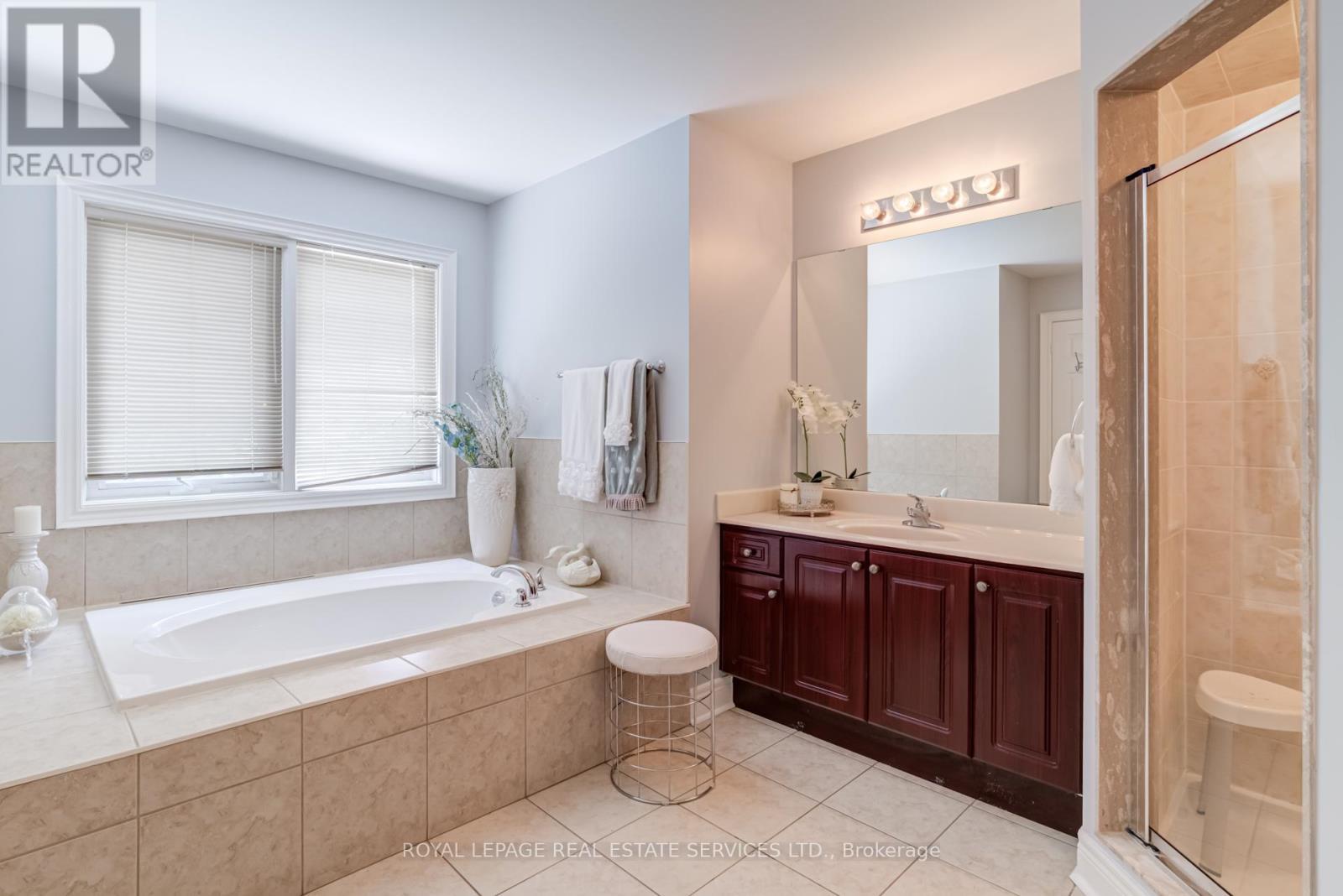 












5 XAVIER COURT

,
Brampton,




Ontario
L6Y5S1

