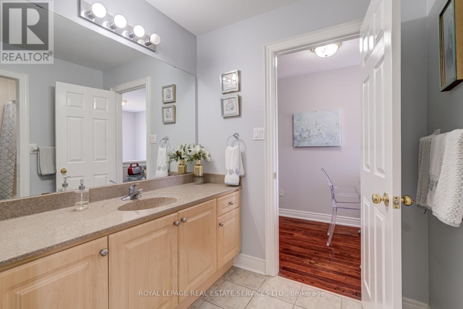 












5 XAVIER COURT

,
Brampton,




Ontario
L6Y5S1

