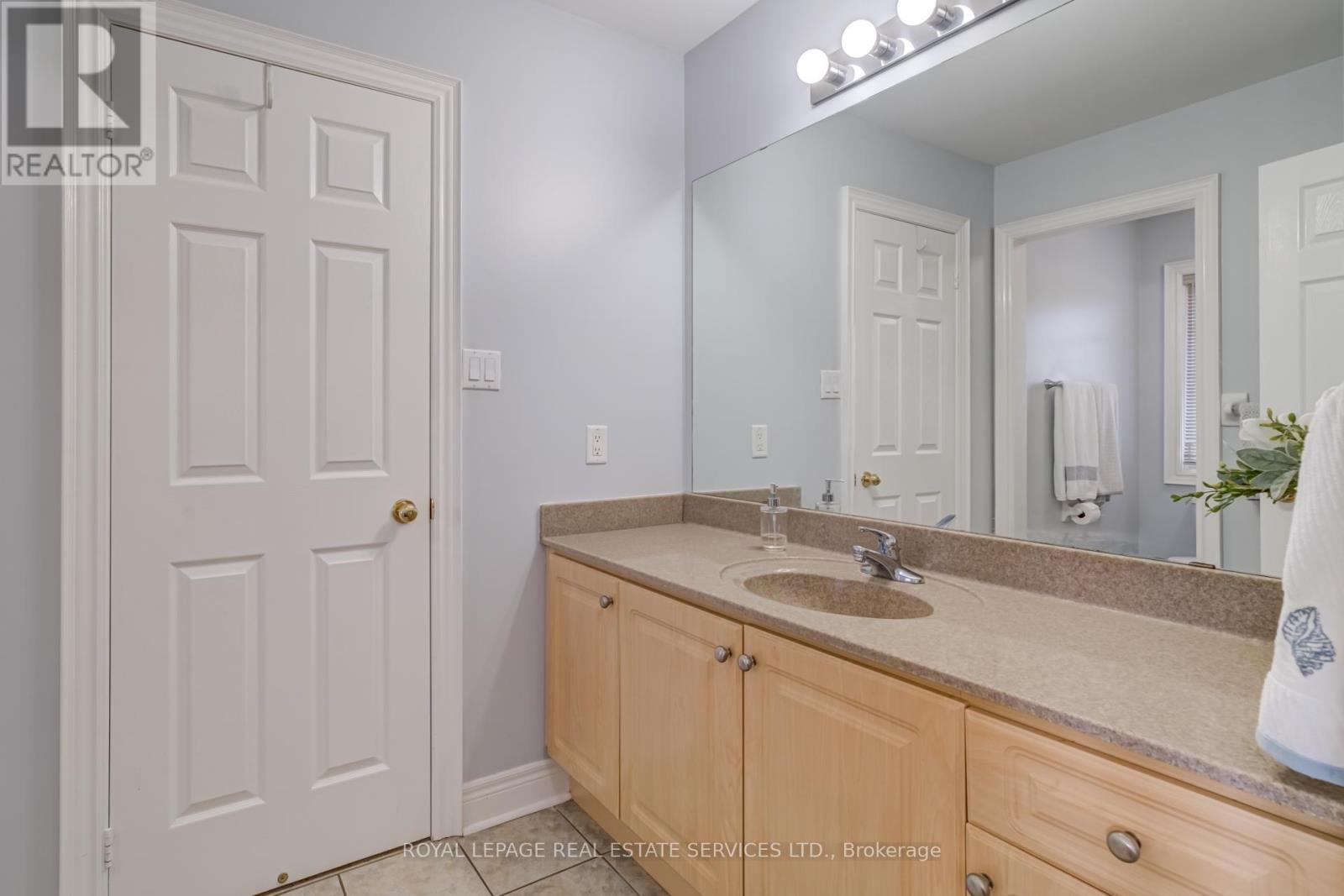 












5 XAVIER COURT

,
Brampton,




Ontario
L6Y5S1

