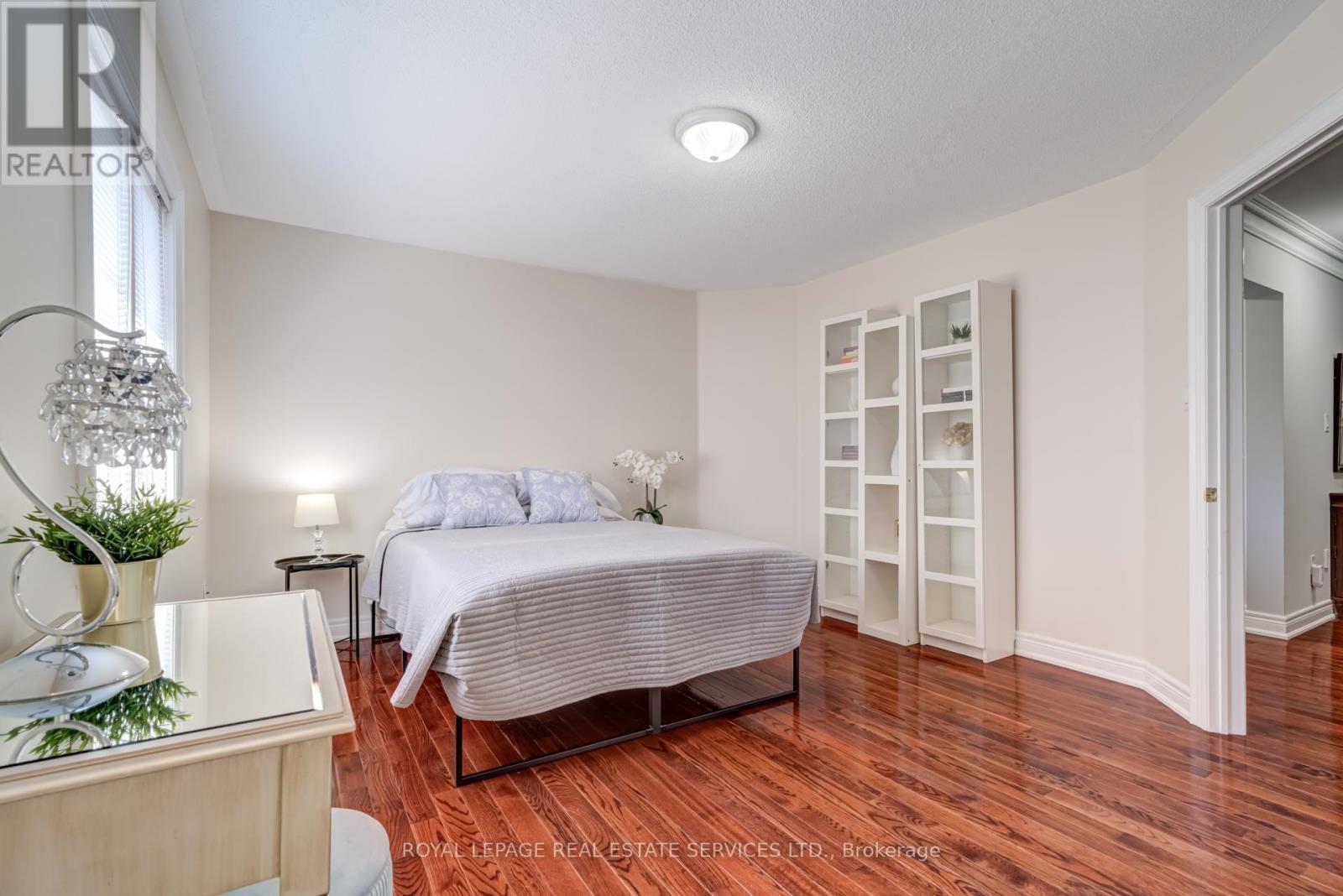 












5 XAVIER COURT

,
Brampton,




Ontario
L6Y5S1

