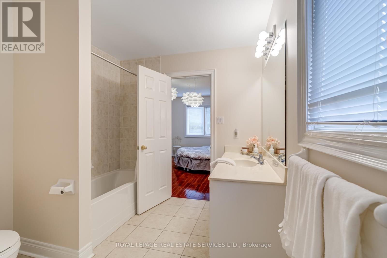 












5 XAVIER COURT

,
Brampton,




Ontario
L6Y5S1

