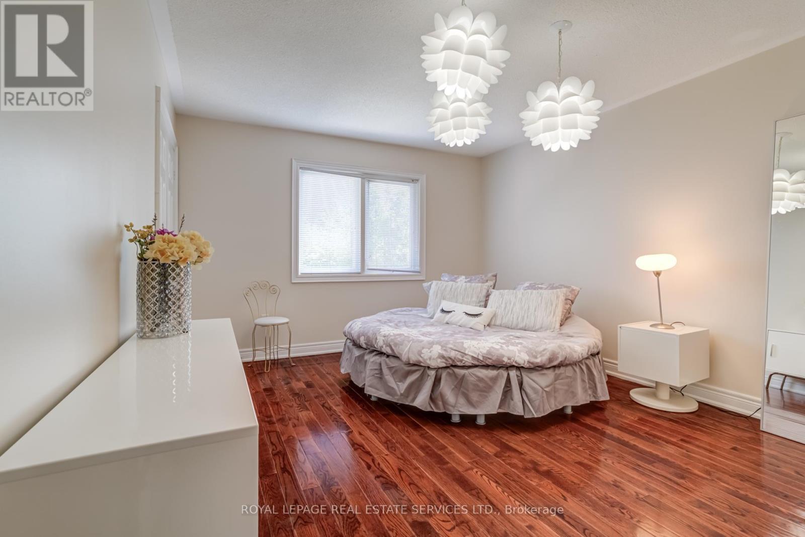 












5 XAVIER COURT

,
Brampton,




Ontario
L6Y5S1

