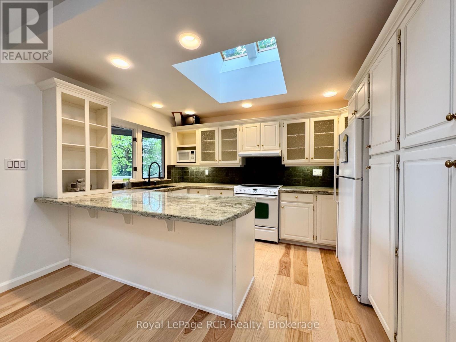 












15 GEORGIAN DRIVE

,
Northern Bruce Peninsula,




Ontario
N0H1W0

