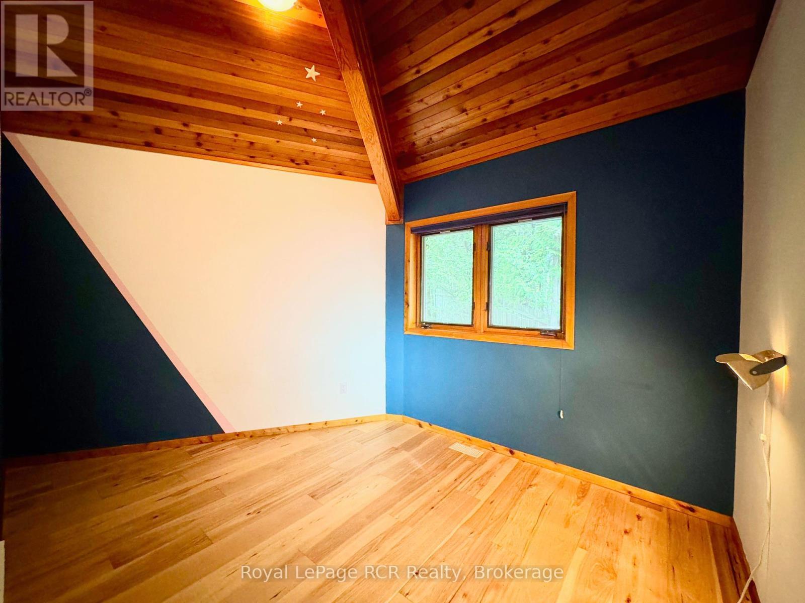 












15 GEORGIAN DRIVE

,
Northern Bruce Peninsula,




Ontario
N0H1W0

