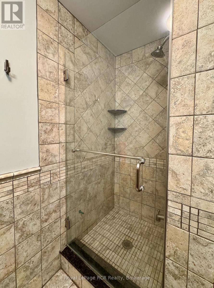 












15 GEORGIAN DRIVE

,
Northern Bruce Peninsula,




Ontario
N0H1W0

