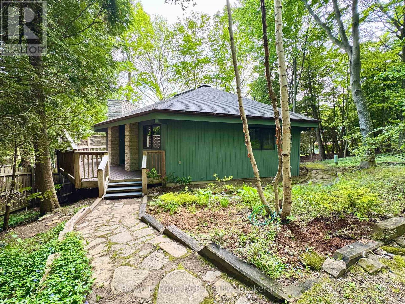 












15 GEORGIAN DRIVE

,
Northern Bruce Peninsula,




Ontario
N0H1W0

