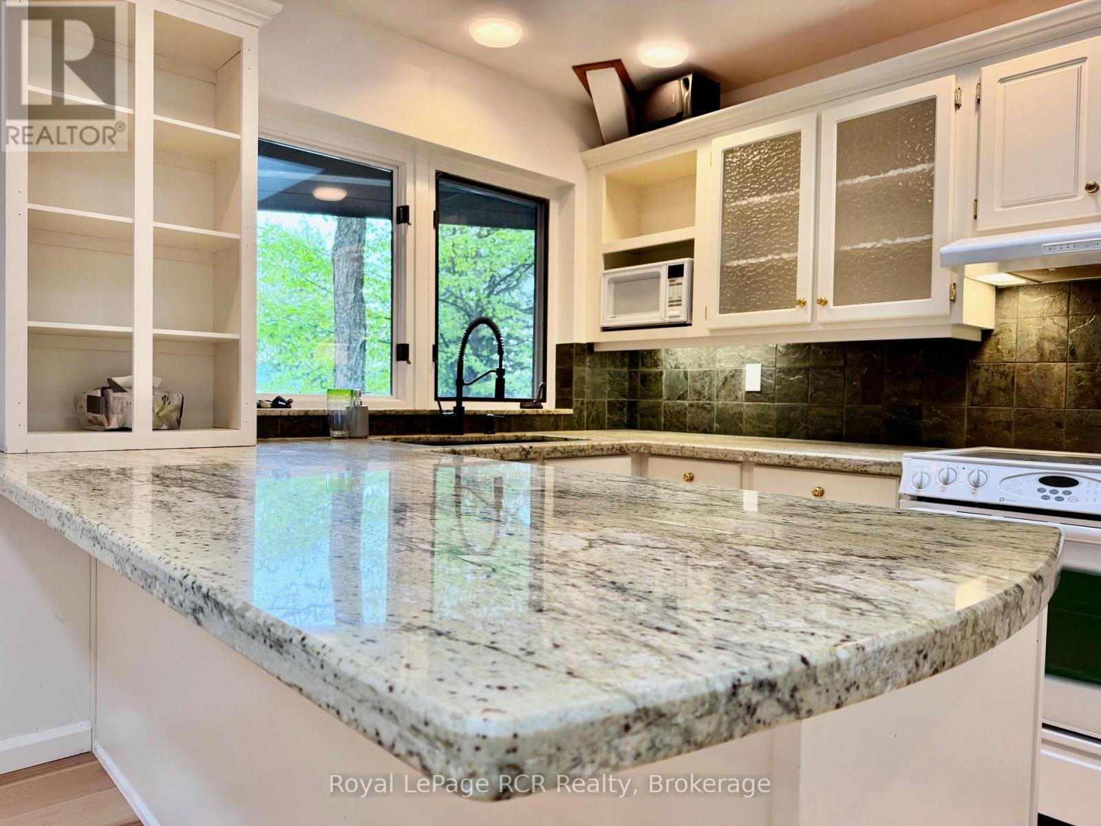 












15 GEORGIAN DRIVE

,
Northern Bruce Peninsula,




Ontario
N0H1W0

