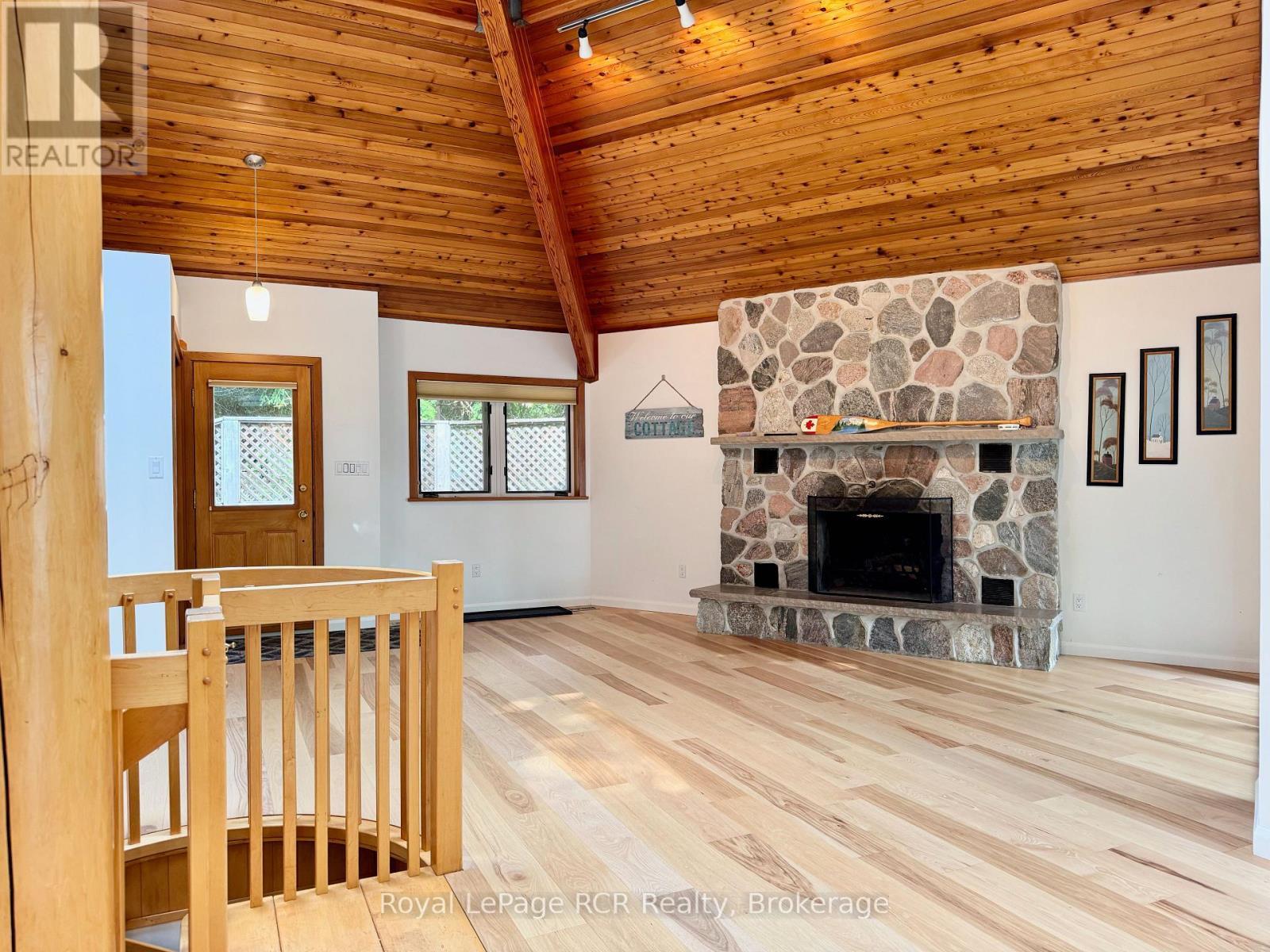 












15 GEORGIAN DRIVE

,
Northern Bruce Peninsula,




Ontario
N0H1W0

