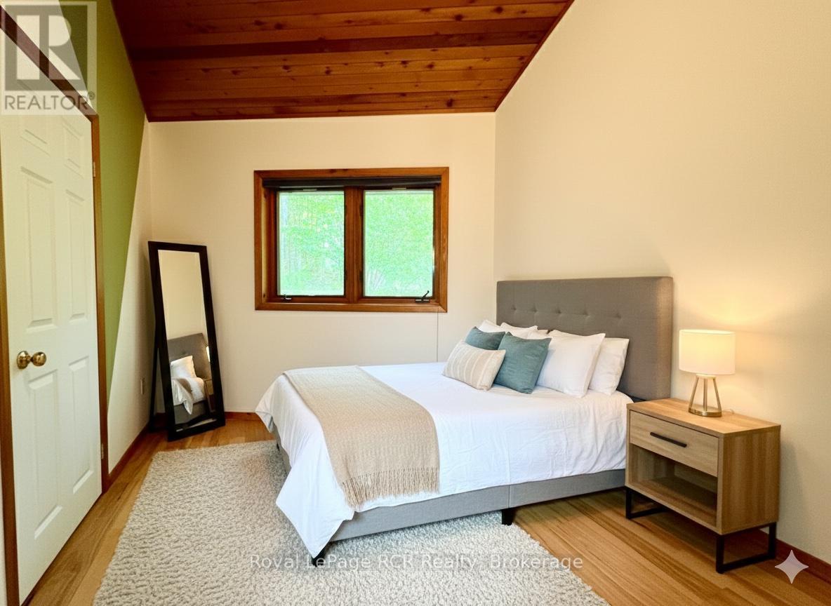 












15 GEORGIAN DRIVE

,
Northern Bruce Peninsula,




Ontario
N0H1W0

