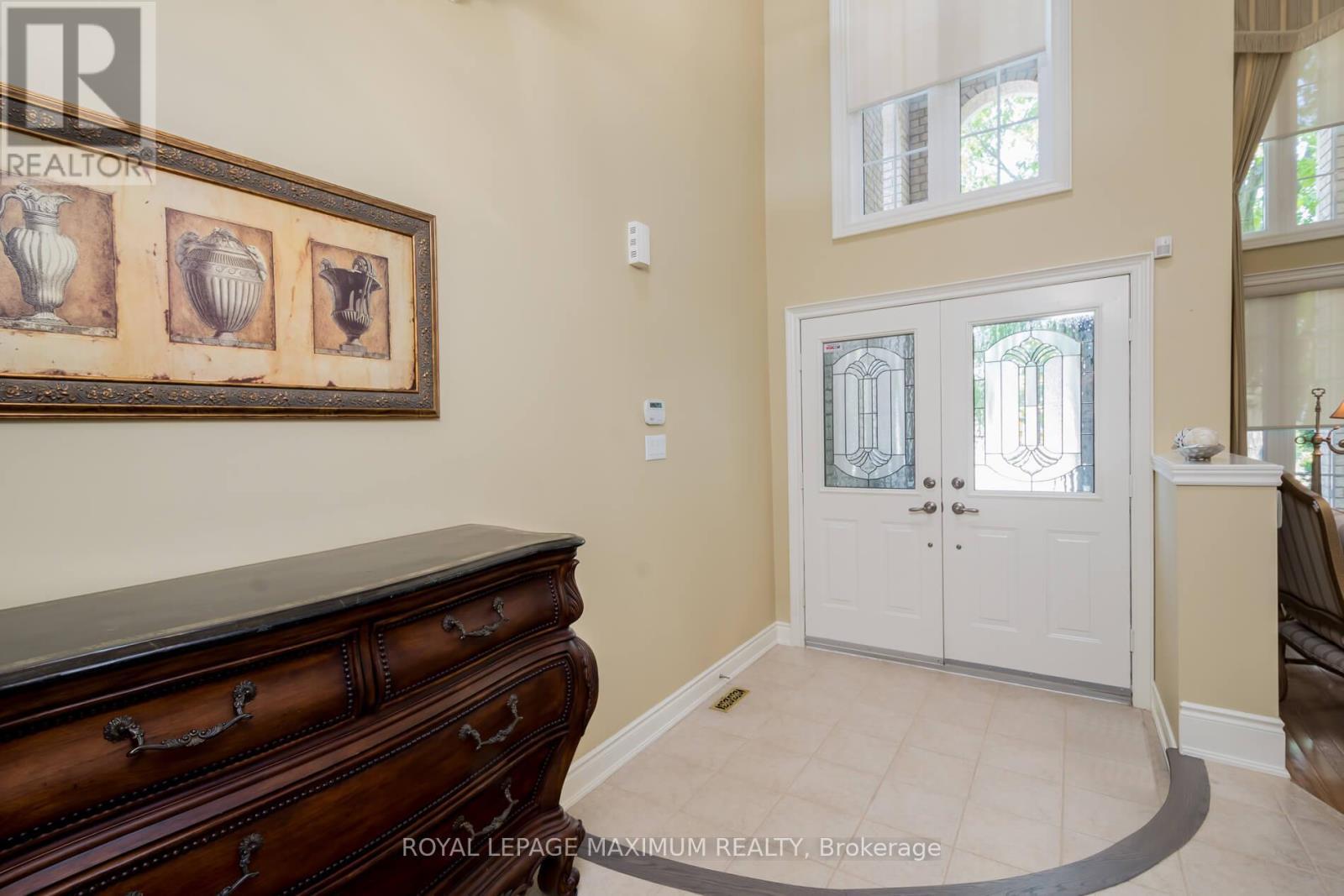 












16 SAINT CLARE BOULEVARD

,
Vaughan,




Ontario
L4H2A2

