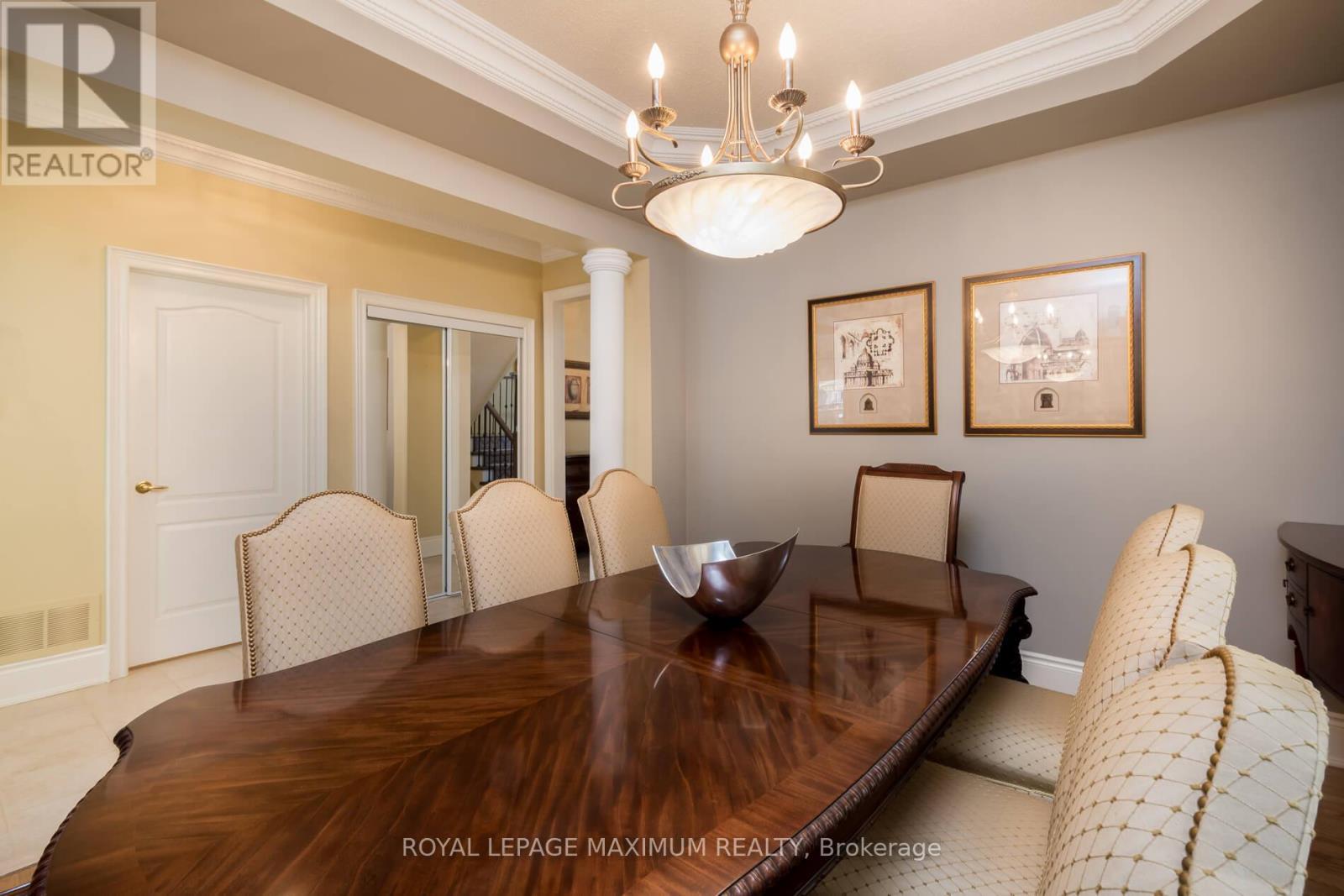 












16 SAINT CLARE BOULEVARD

,
Vaughan,




Ontario
L4H2A2

