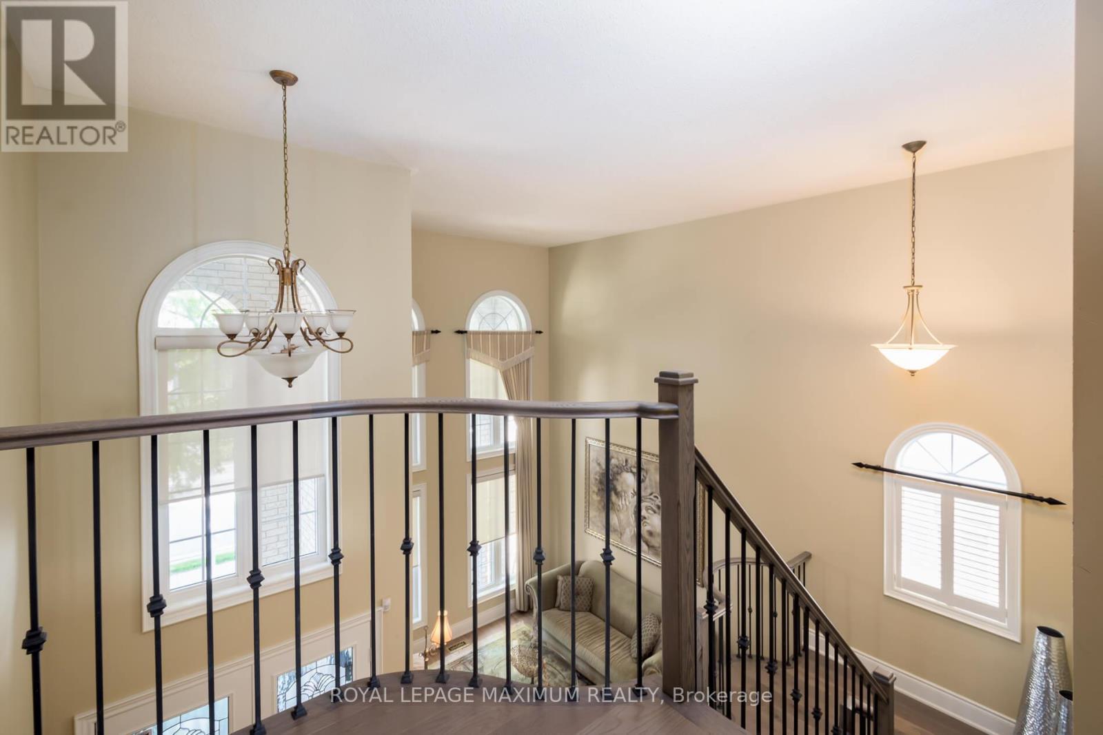 












16 SAINT CLARE BOULEVARD

,
Vaughan,




Ontario
L4H2A2

