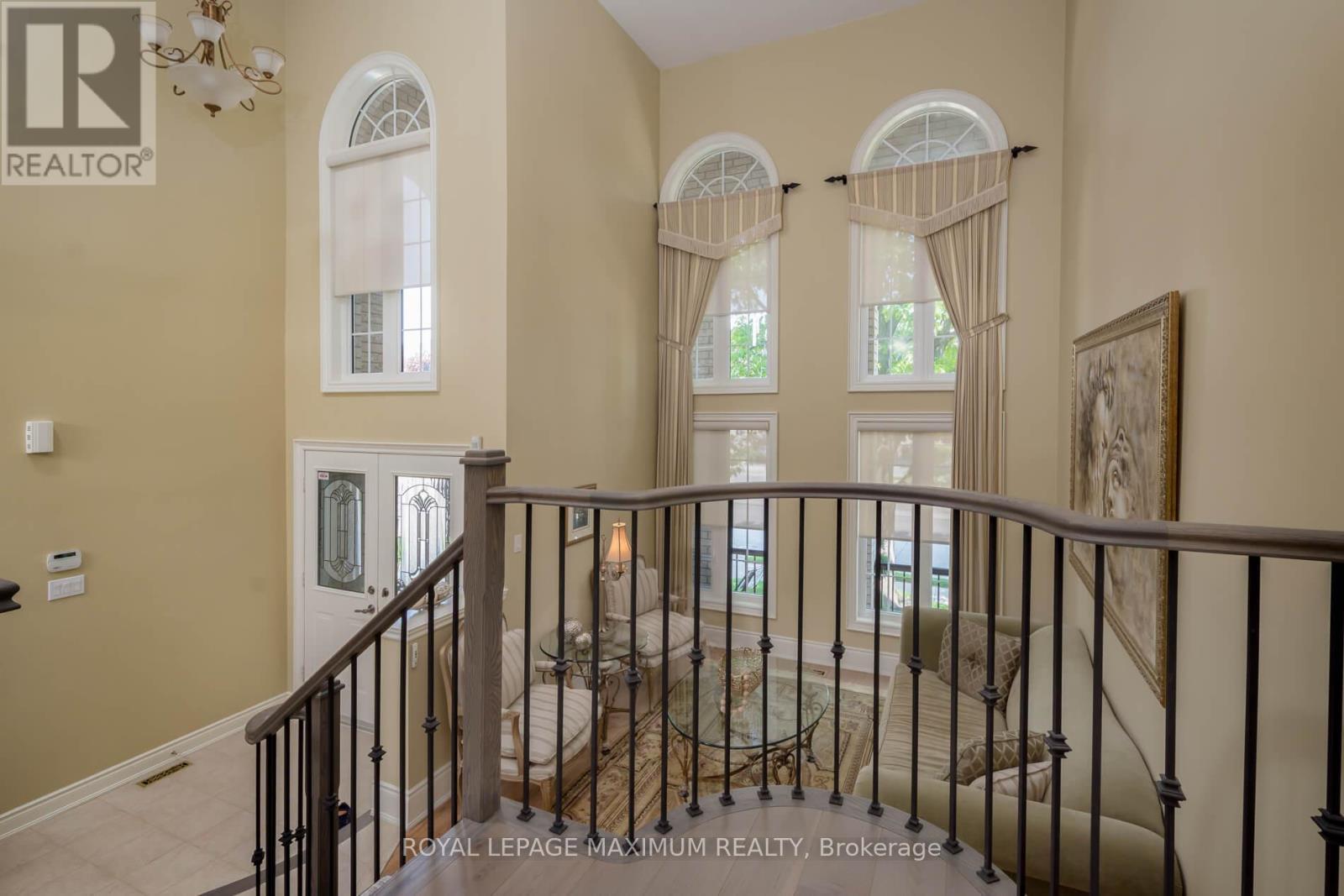 












16 SAINT CLARE BOULEVARD

,
Vaughan,




Ontario
L4H2A2

