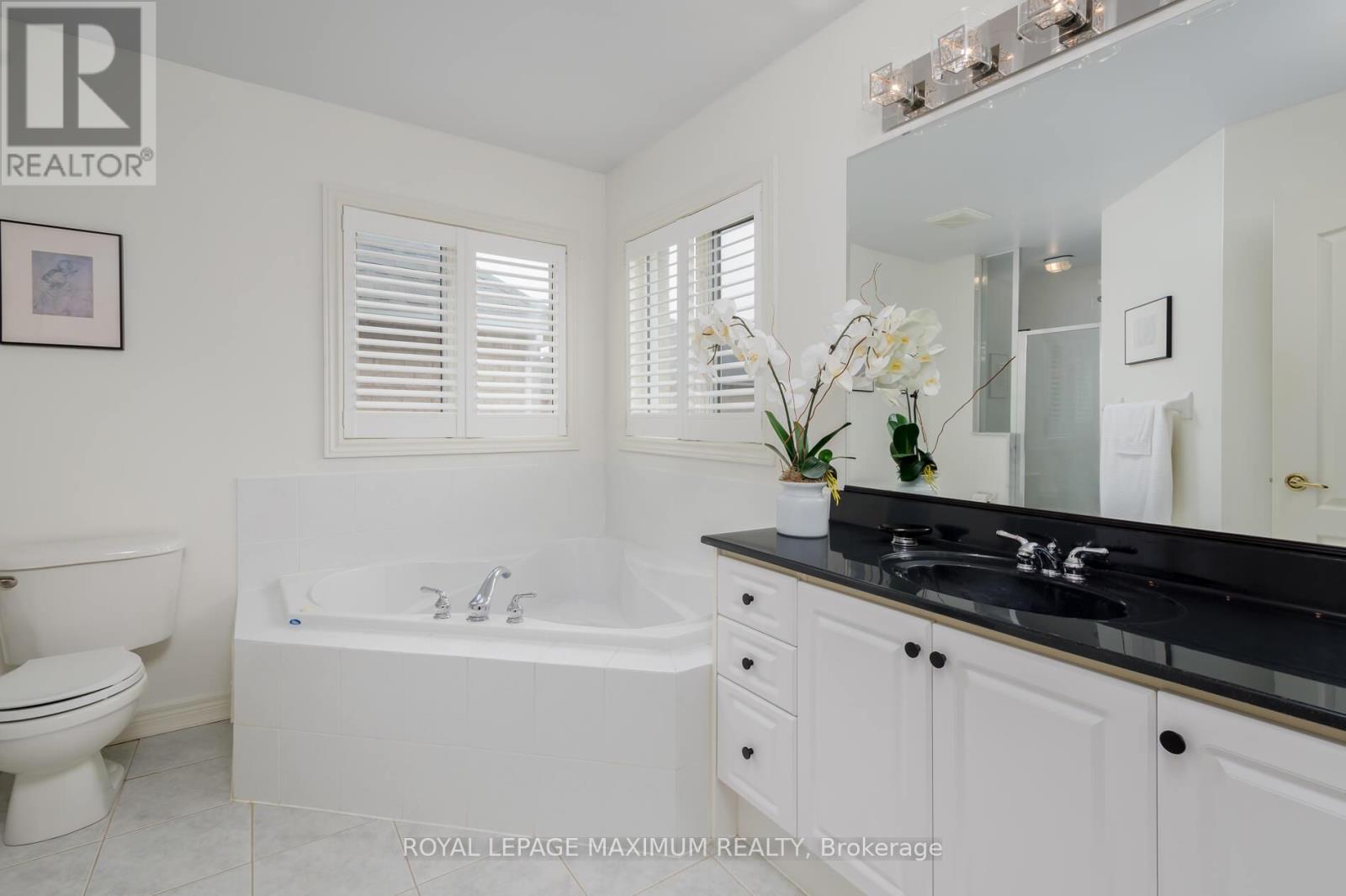 












16 SAINT CLARE BOULEVARD

,
Vaughan,




Ontario
L4H2A2

