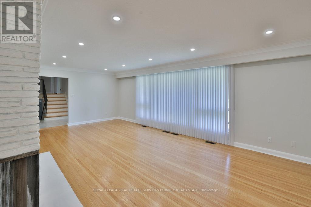 












168 BREEZY PINES DRIVE

,
Mississauga,




Ontario
L5B1B4

