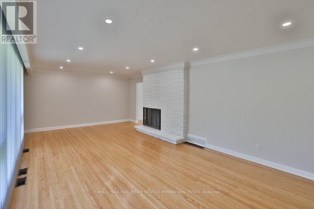 












168 BREEZY PINES DRIVE

,
Mississauga,




Ontario
L5B1B4

