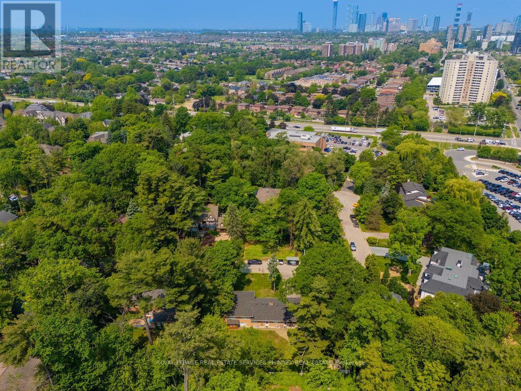 












168 BREEZY PINES DRIVE

,
Mississauga,




Ontario
L5B1B4

