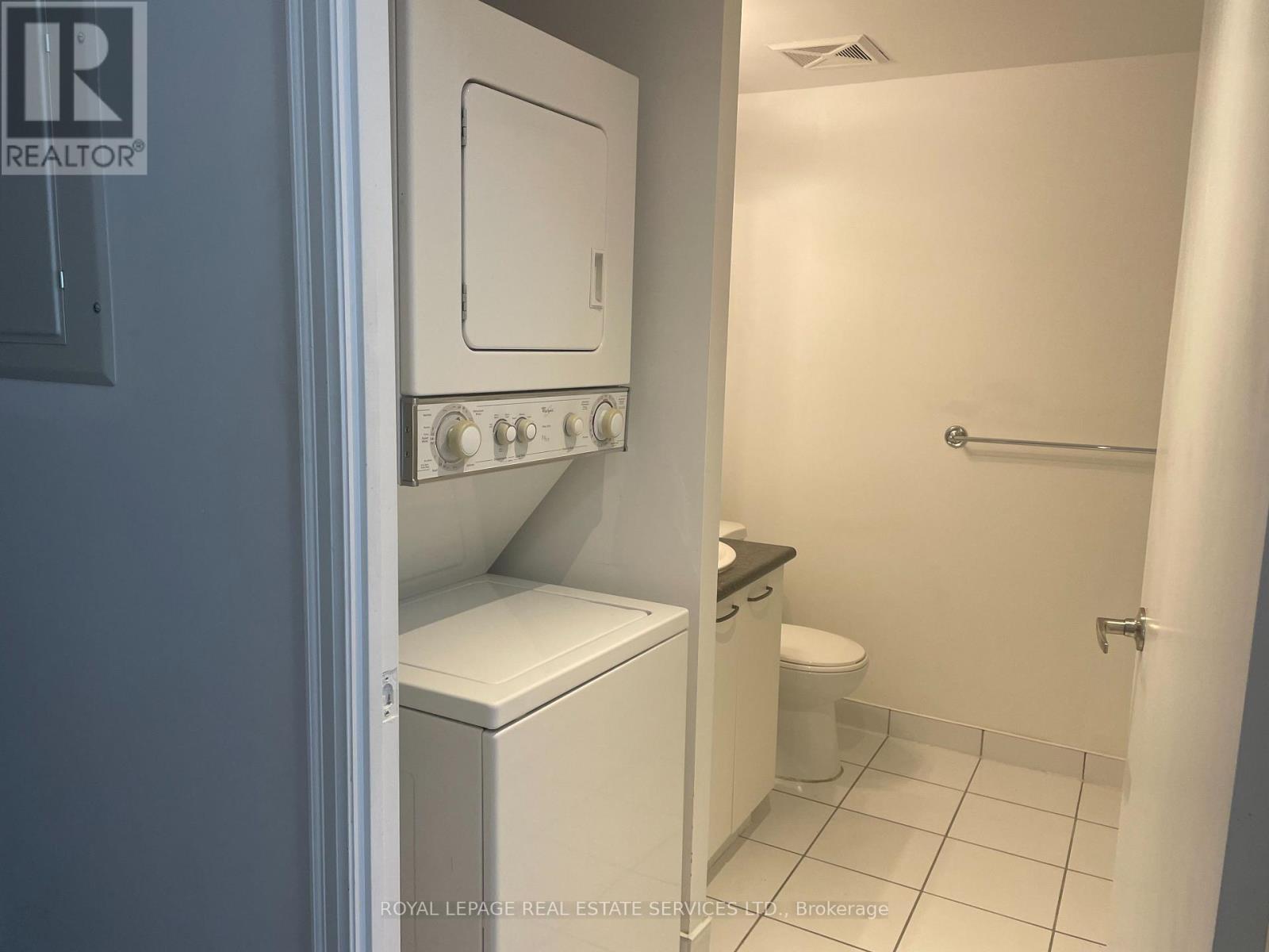 












1204 - 22 WELLESLEY STREET E

,
Toronto,




Ontario
M4Y1G3

