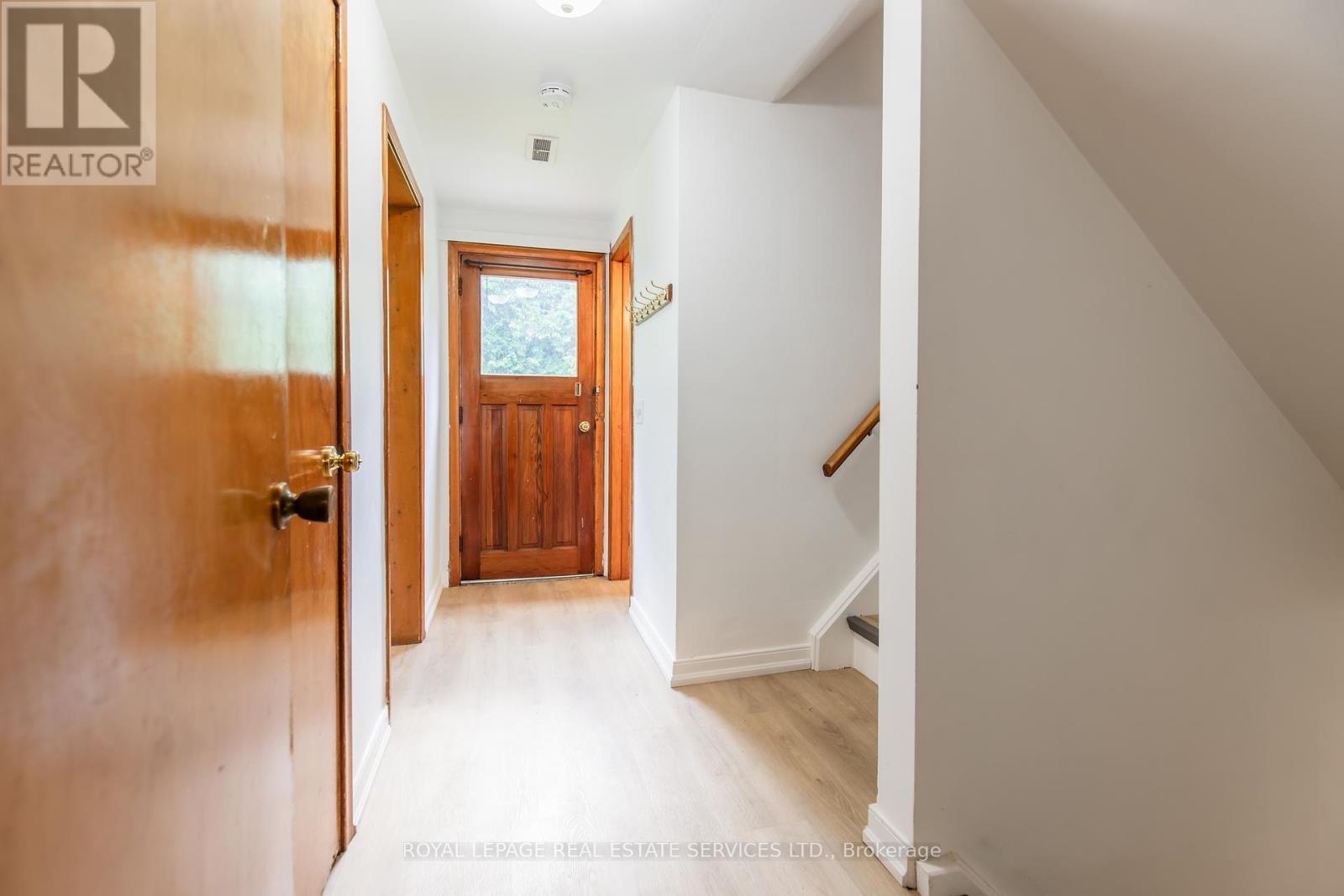 












UNIT #2 - 227 LAKESHORE ROAD W

,
Oakville,




Ontario
L6K1E9

