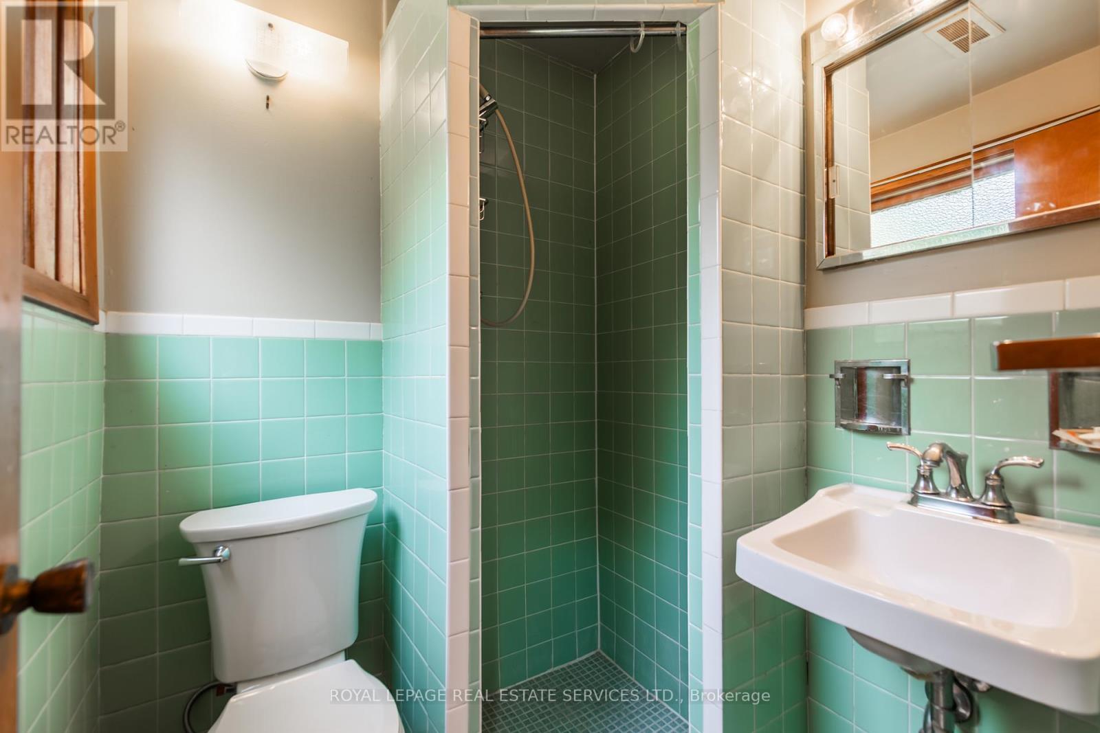 












UNIT #2 - 227 LAKESHORE ROAD W

,
Oakville,




Ontario
L6K1E9

