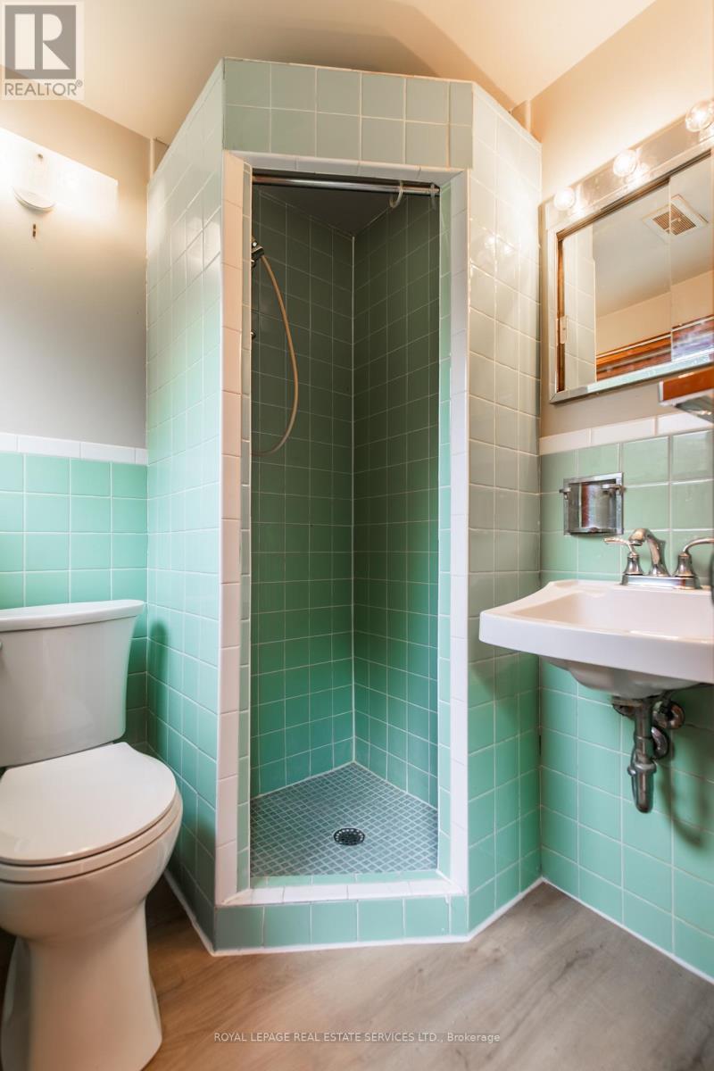 












UNIT #2 - 227 LAKESHORE ROAD W

,
Oakville,




Ontario
L6K1E9

