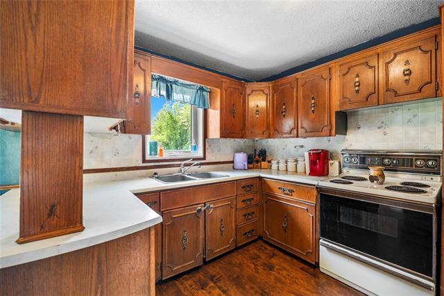 









146


Crown Valley

RD,
New Bothwell,




MB
R0A 1C0


