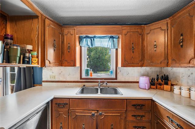 









146


Crown Valley

RD,
New Bothwell,




MB
R0A 1C0

