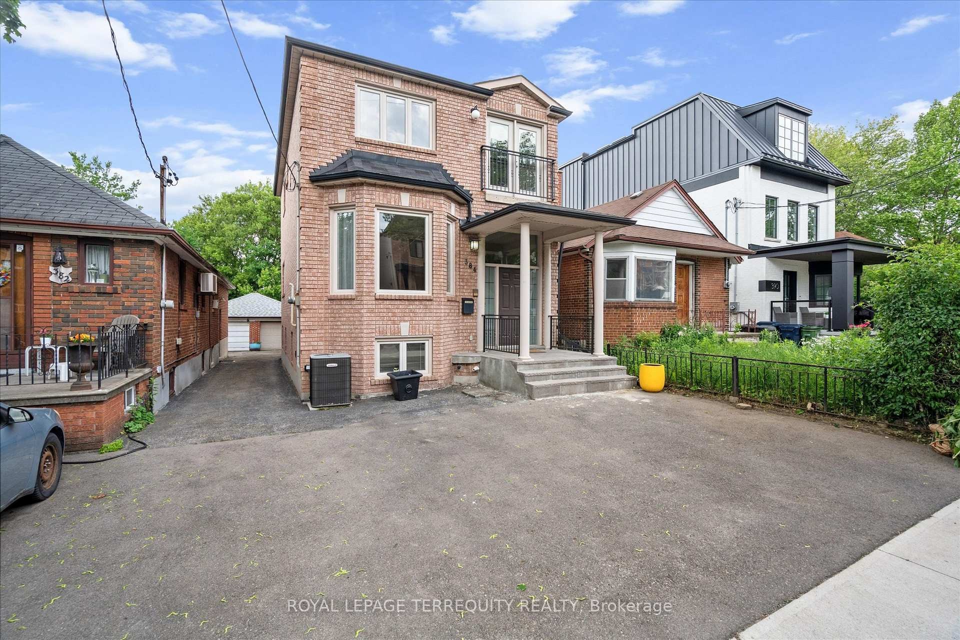 









384


Winnett

Avenue,
Toronto,




ON
M6C 3M1

