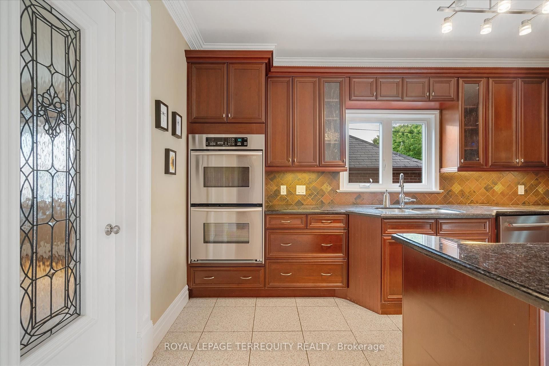 









384


Winnett

Avenue,
Toronto,




ON
M6C 3M1

