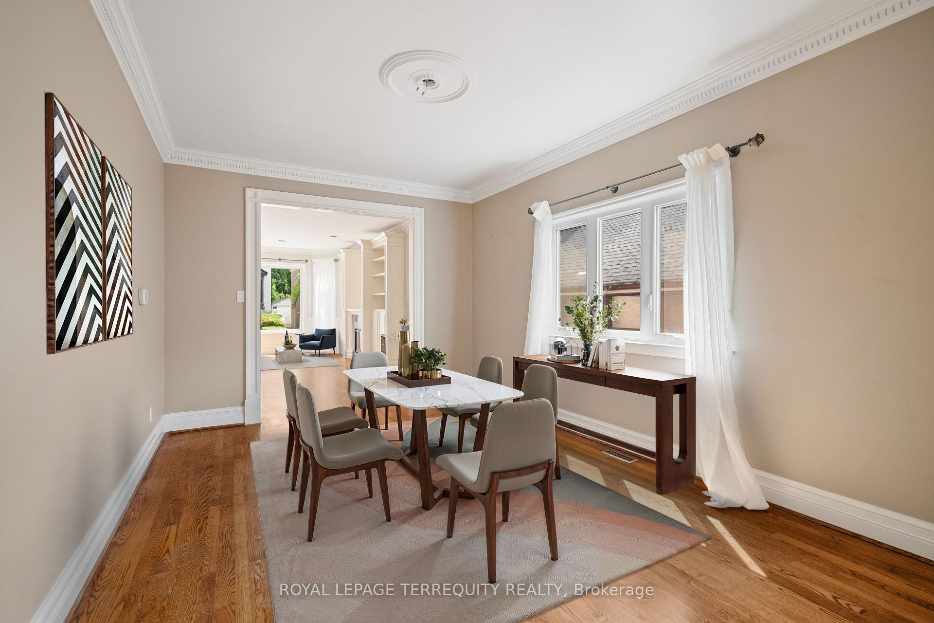 









384


Winnett

Avenue,
Toronto,




ON
M6C 3M1

