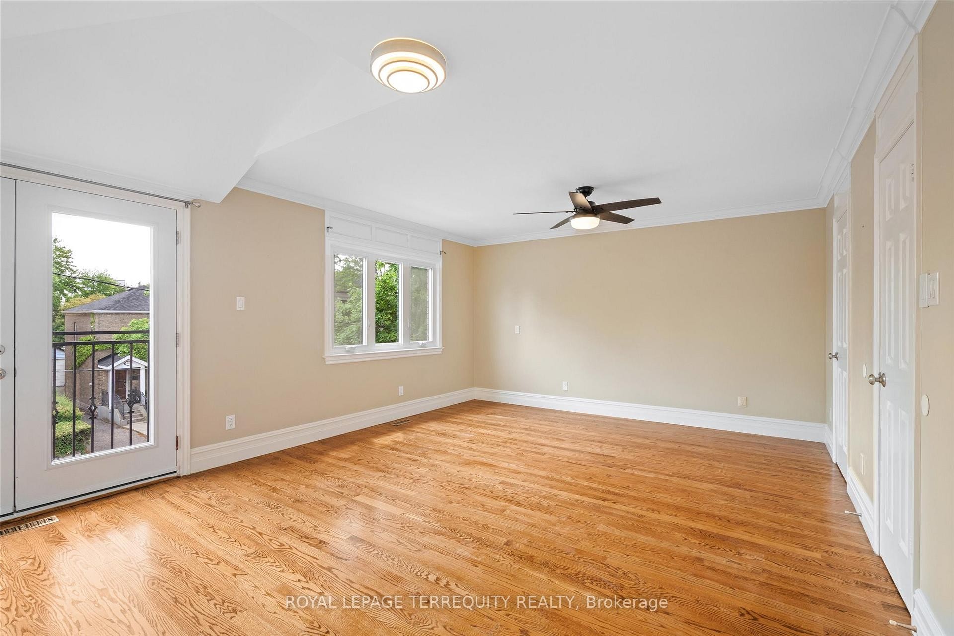 









384


Winnett

Avenue,
Toronto,




ON
M6C 3M1

