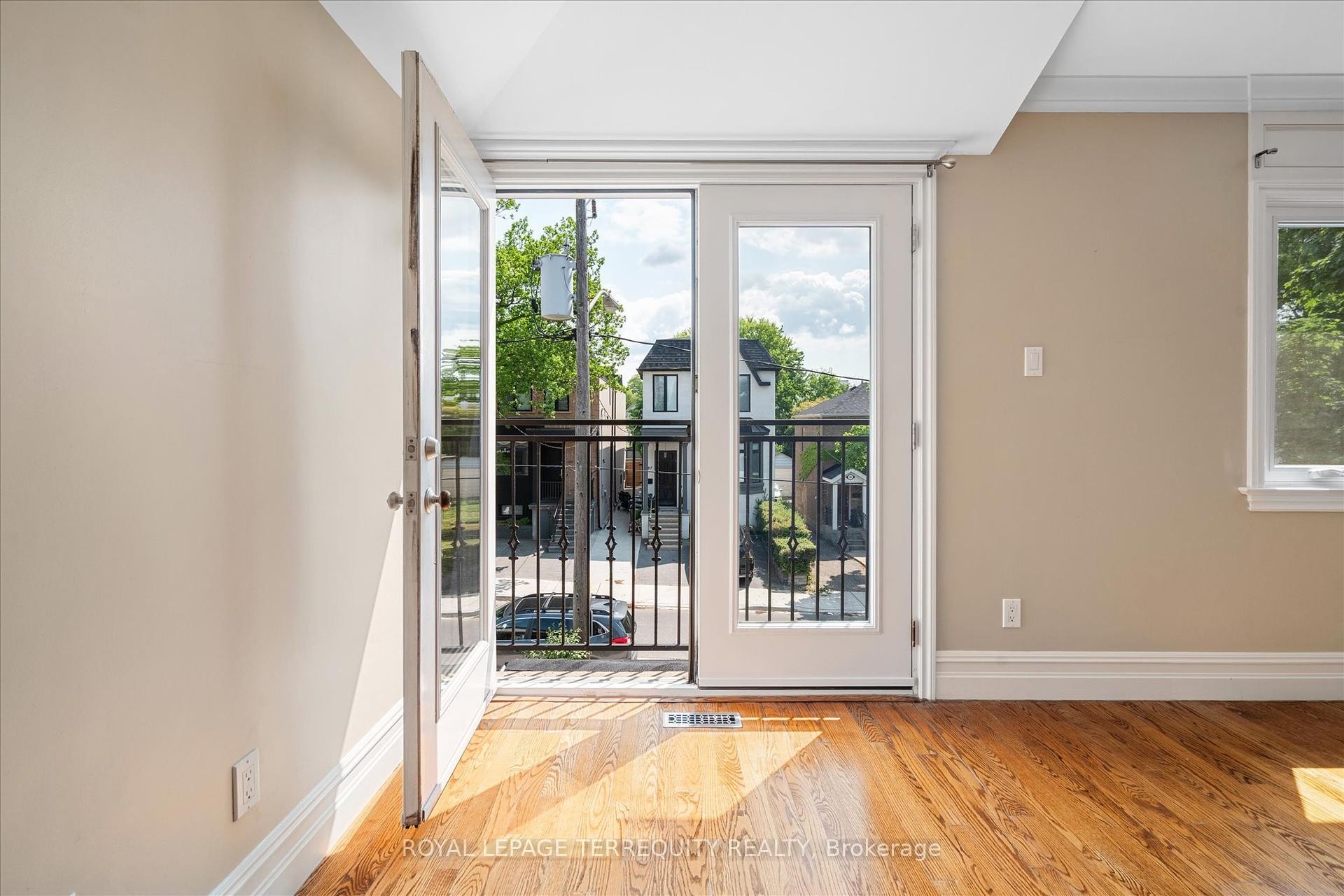 









384


Winnett

Avenue,
Toronto,




ON
M6C 3M1

