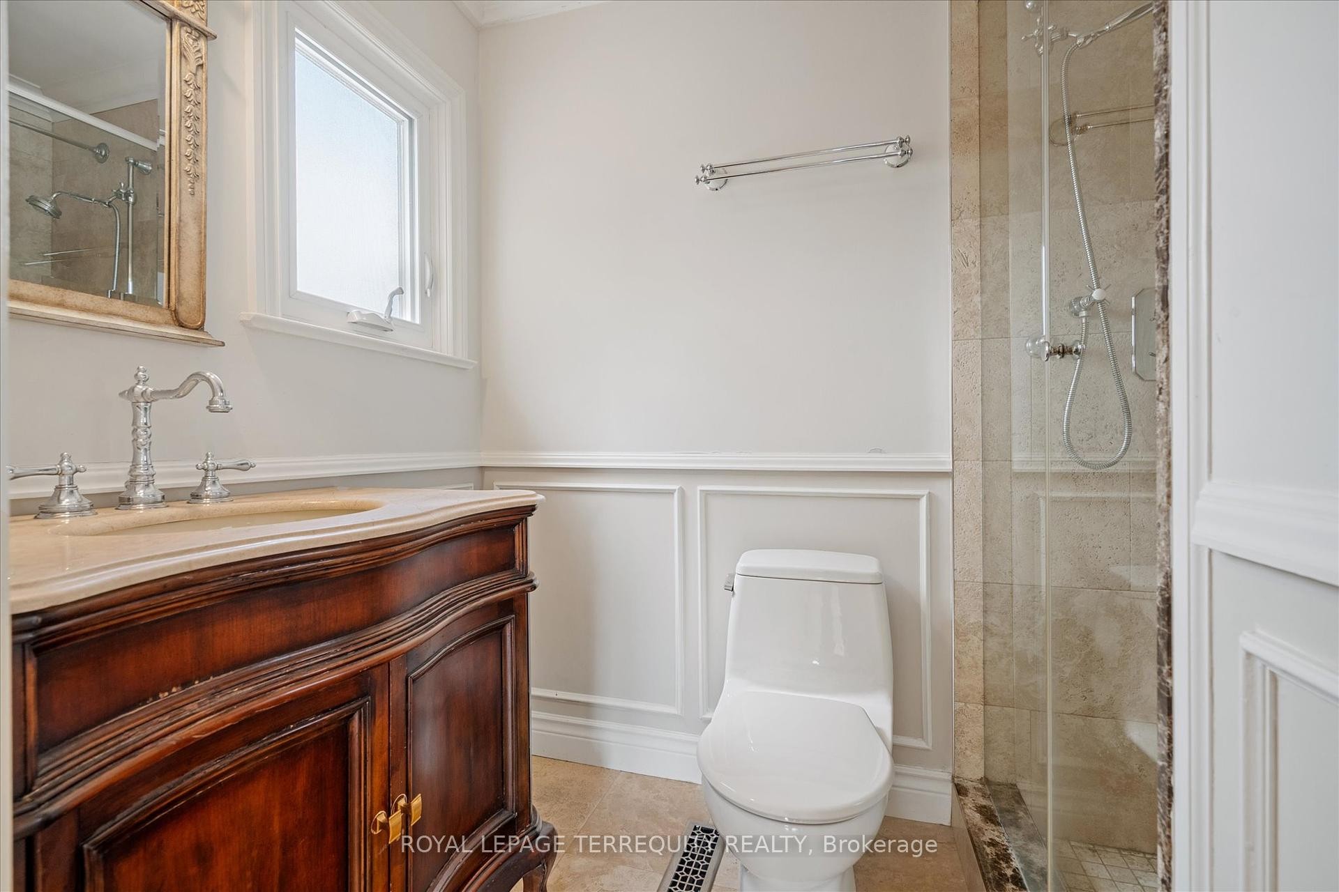 









384


Winnett

Avenue,
Toronto,




ON
M6C 3M1

