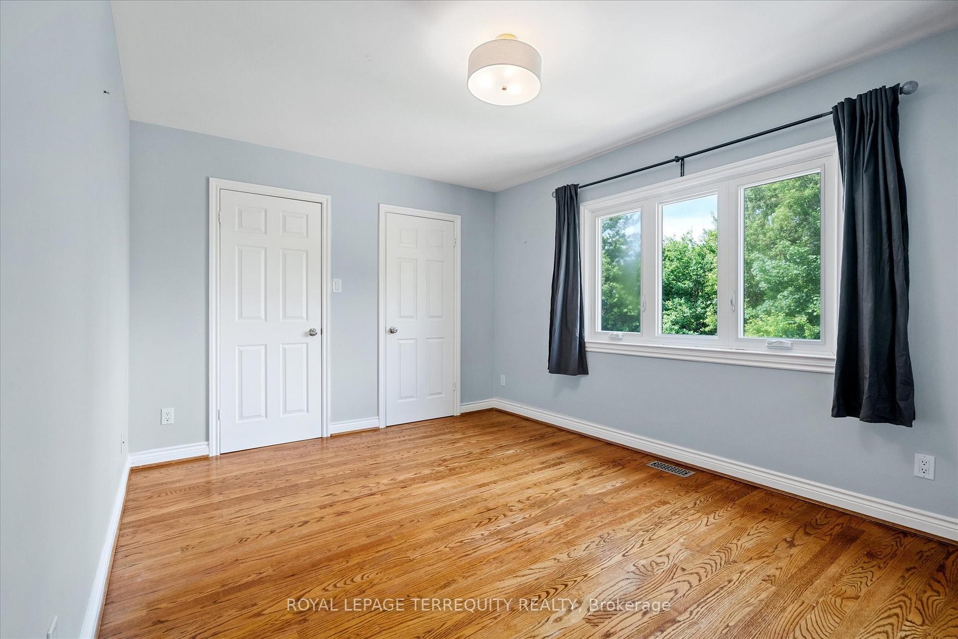 









384


Winnett

Avenue,
Toronto,




ON
M6C 3M1

