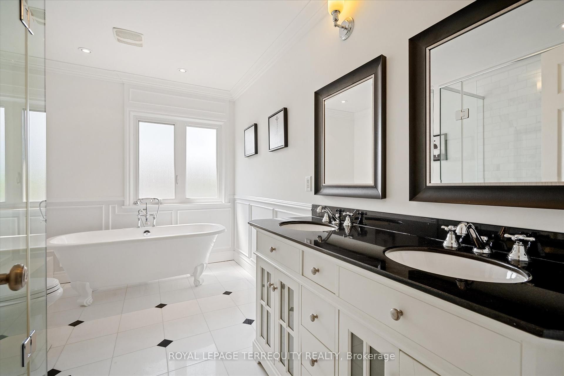 









384


Winnett

Avenue,
Toronto,




ON
M6C 3M1

