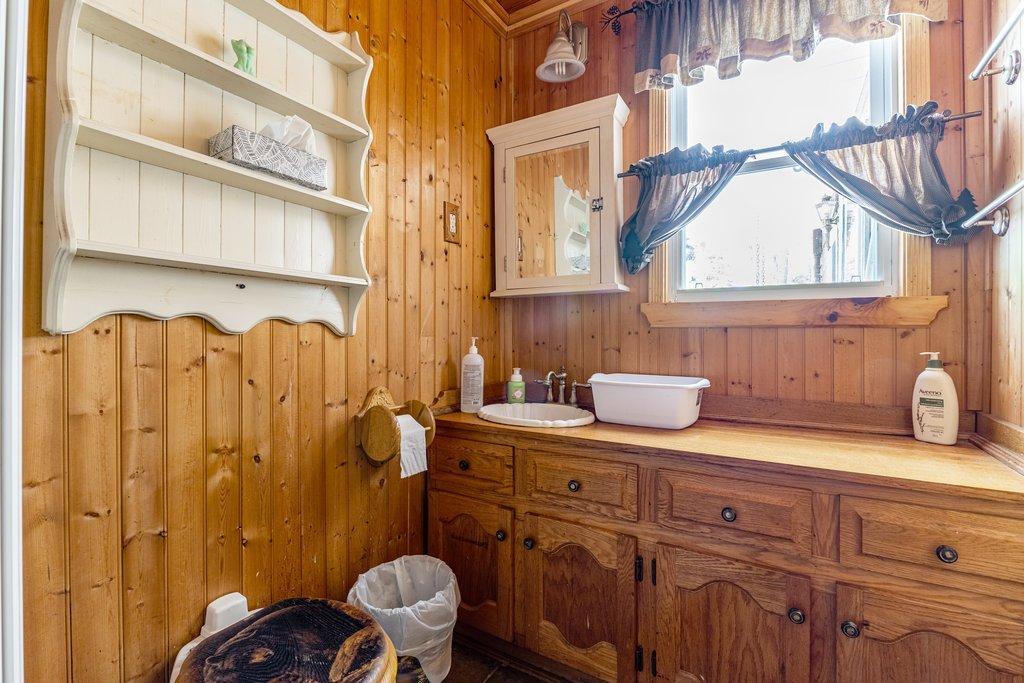 









1016


Ch. du Lac-Jim

,
Mansfield-et-Pontefract,




QC
J0X1R0

