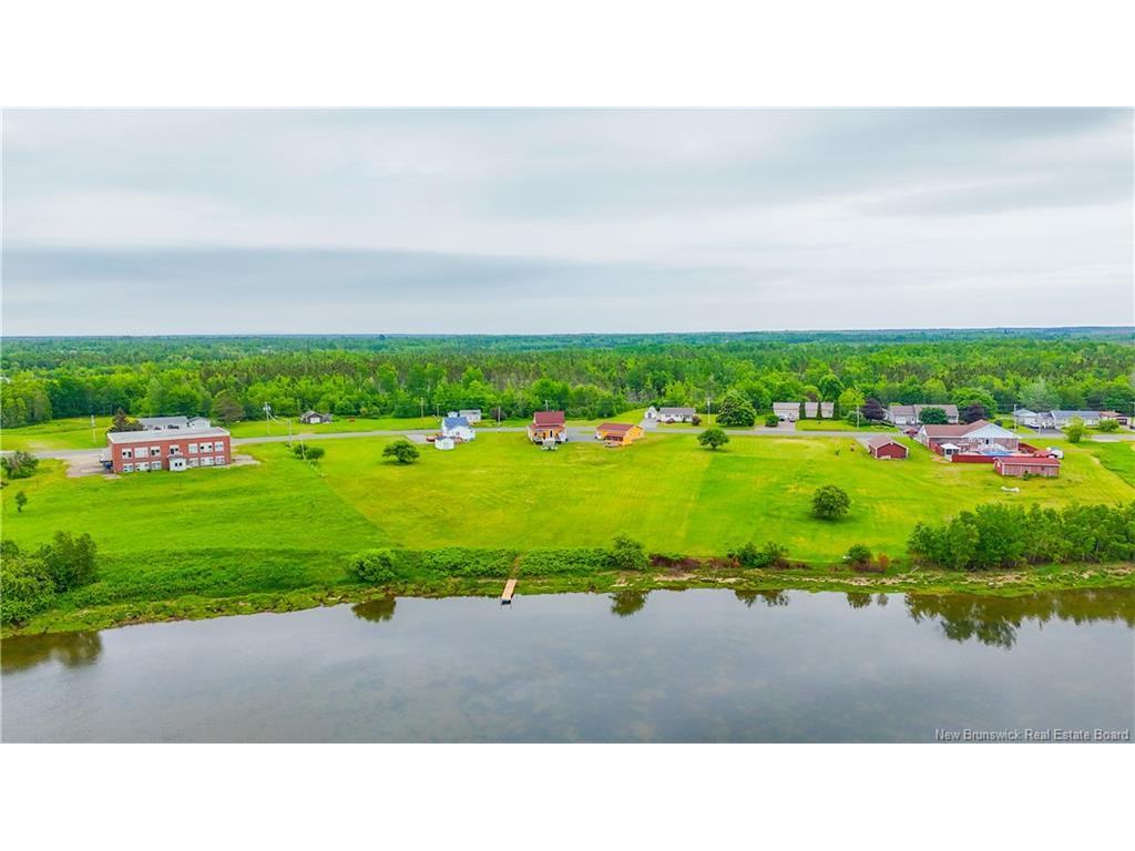 









1795


Route 335

,
Saint-Simon,




NB
E8P 2A7


