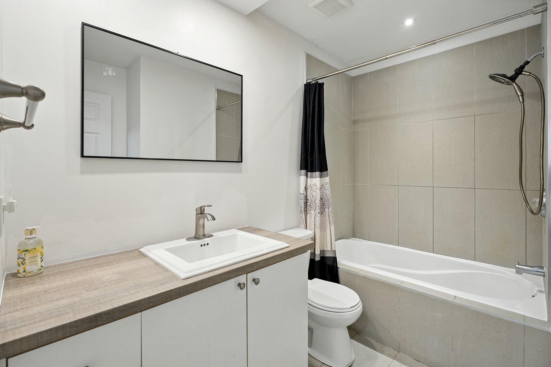 









70


Rue de Soulanges

, 5,
Gatineau (Gatineau),




QC
J8T7E5

