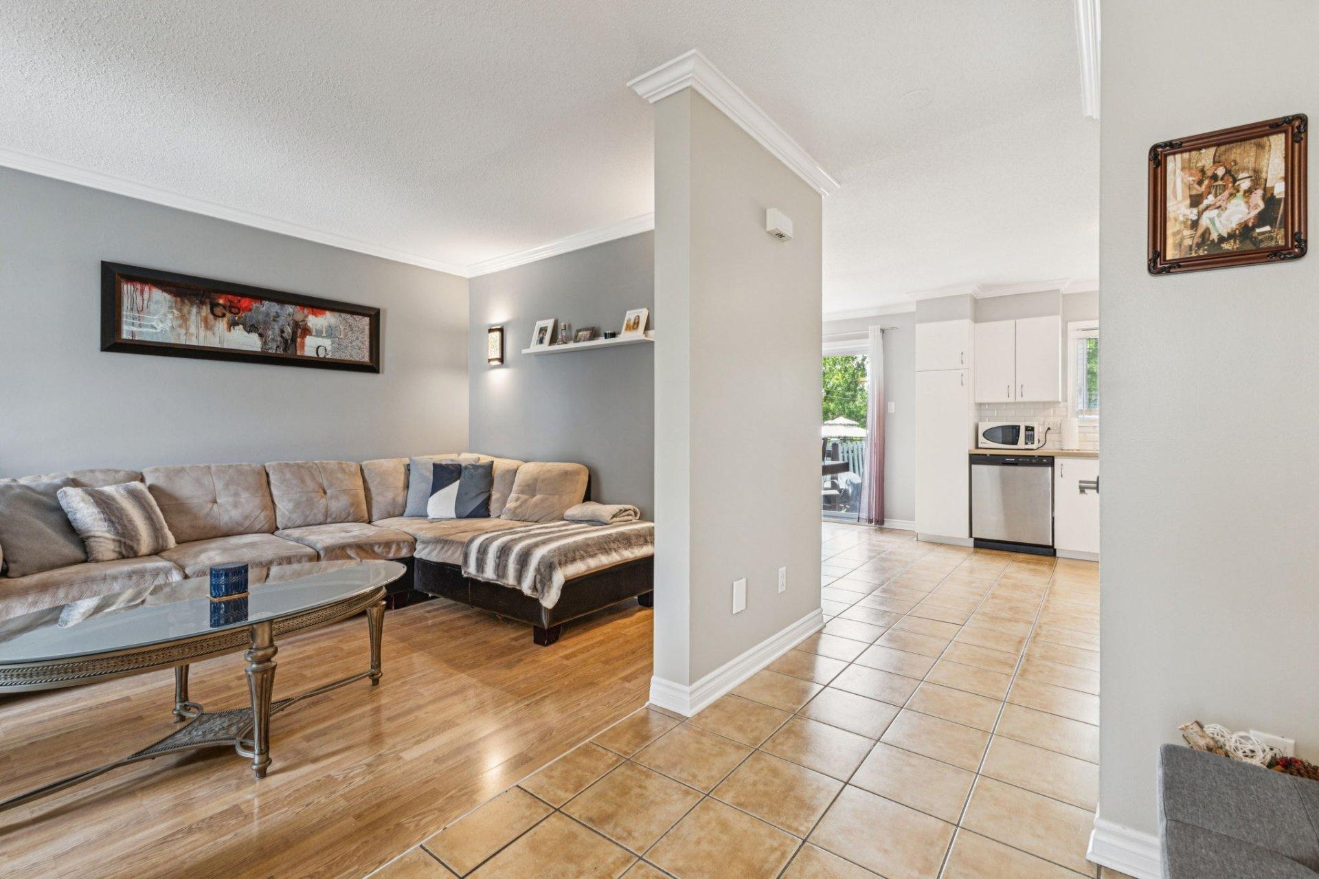 









202D


Rue des Tulipes

,
Gatineau (Gatineau),




QC
J8R2K7

