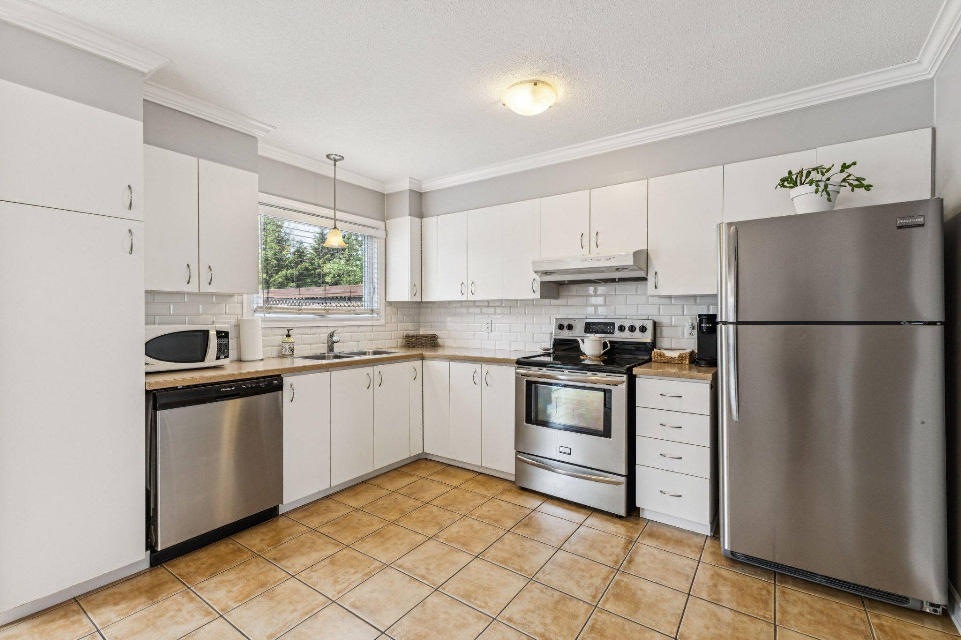 









202D


Rue des Tulipes

,
Gatineau (Gatineau),




QC
J8R2K7

