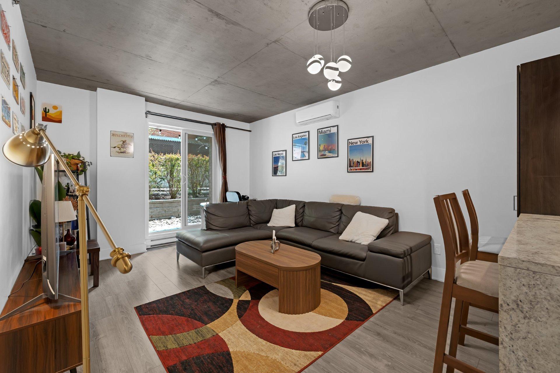 









2160


Rue Laforce

, 114,
Montréal (Ville-Marie),




QC
H2K0B3

