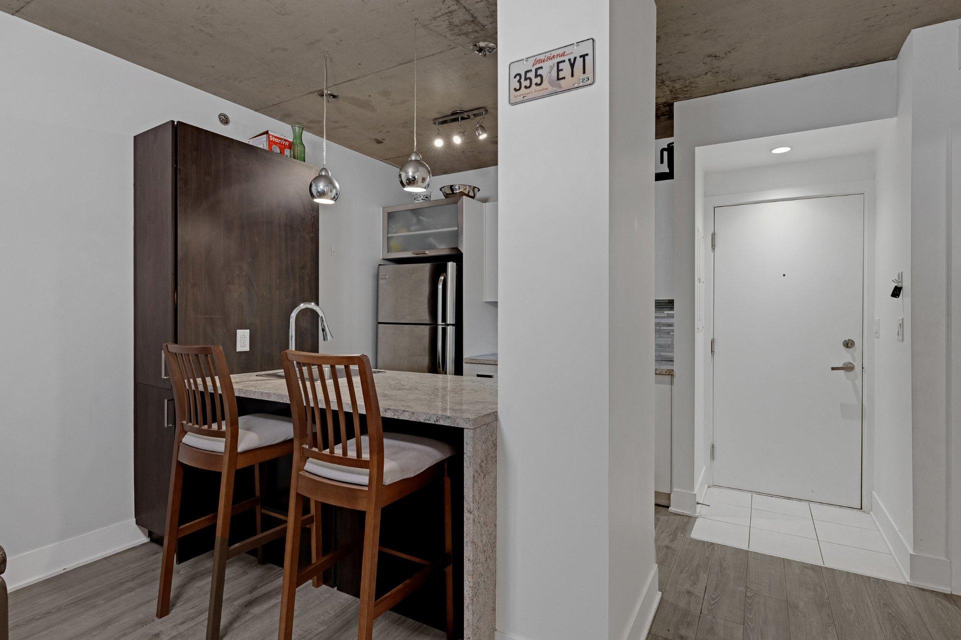 









2160


Rue Laforce

, 114,
Montréal (Ville-Marie),




QC
H2K0B3

