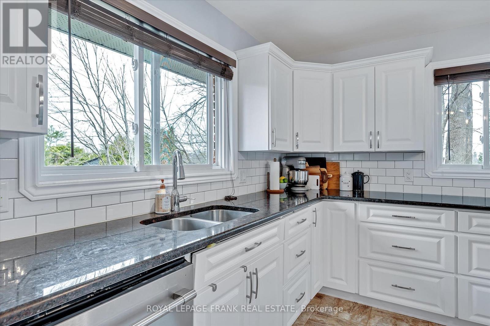 












878 PAYNE LINE ROAD

,
Douro-Dummer,




Ontario
K0L3A0

