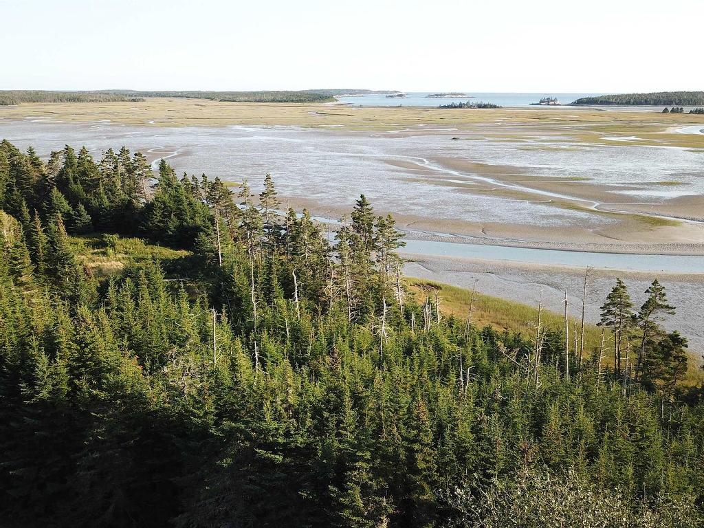 












Lot No. 725 Highway

,
Clam Harbour,







NS
B0J 1Y0

