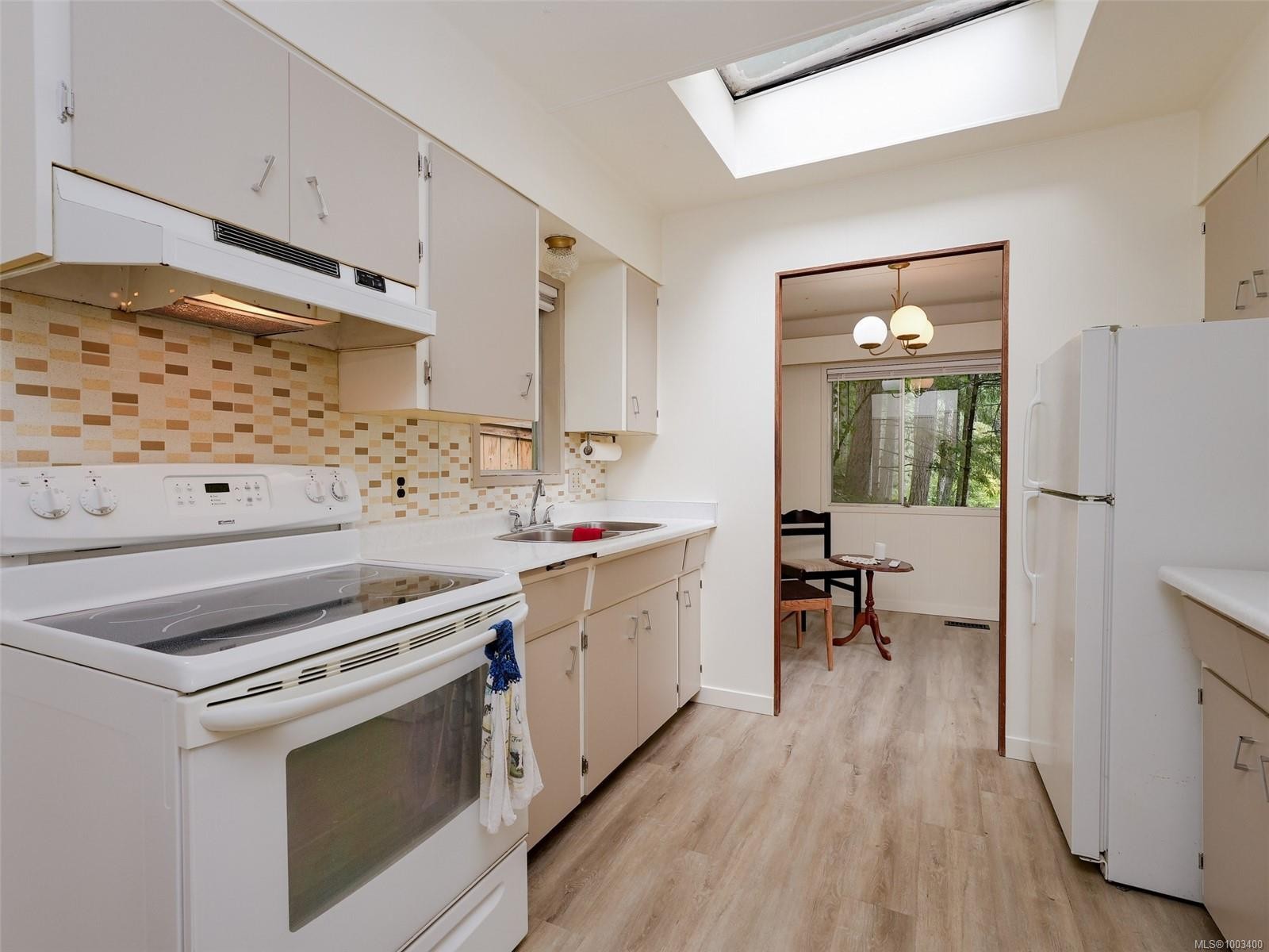 









2500


Florence Lake

Rd, 35,
Langford,




BC
V9B 4H2

