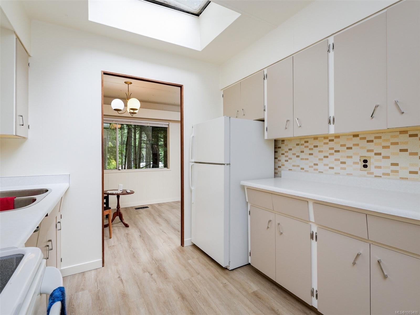 









2500


Florence Lake

Rd, 35,
Langford,




BC
V9B 4H2


