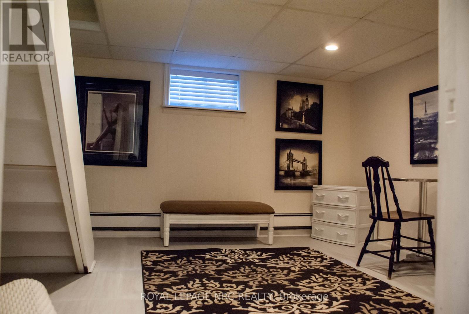 












553 CARLTON STREET

,
St. Catharines (Carlton/Bunting),




Ontario
L2M4X6

