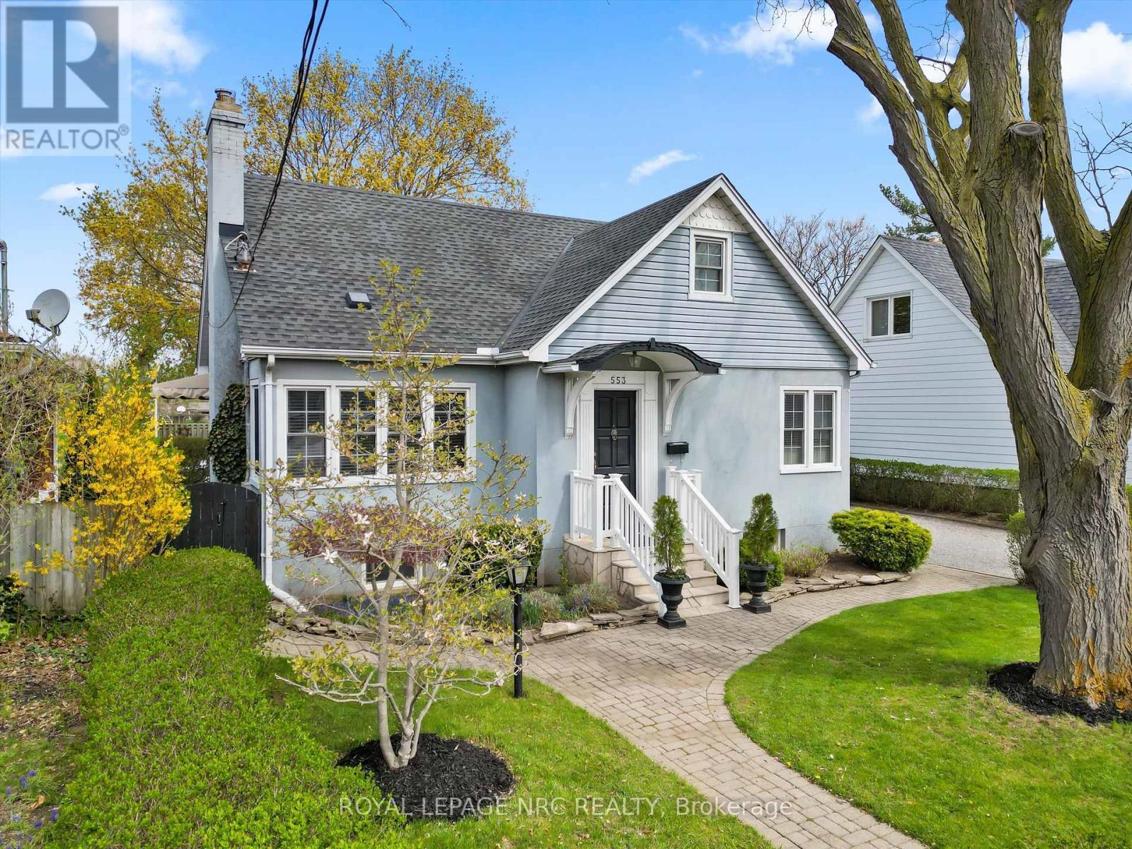 












553 CARLTON STREET

,
St. Catharines (Carlton/Bunting),




Ontario
L2M4X6

