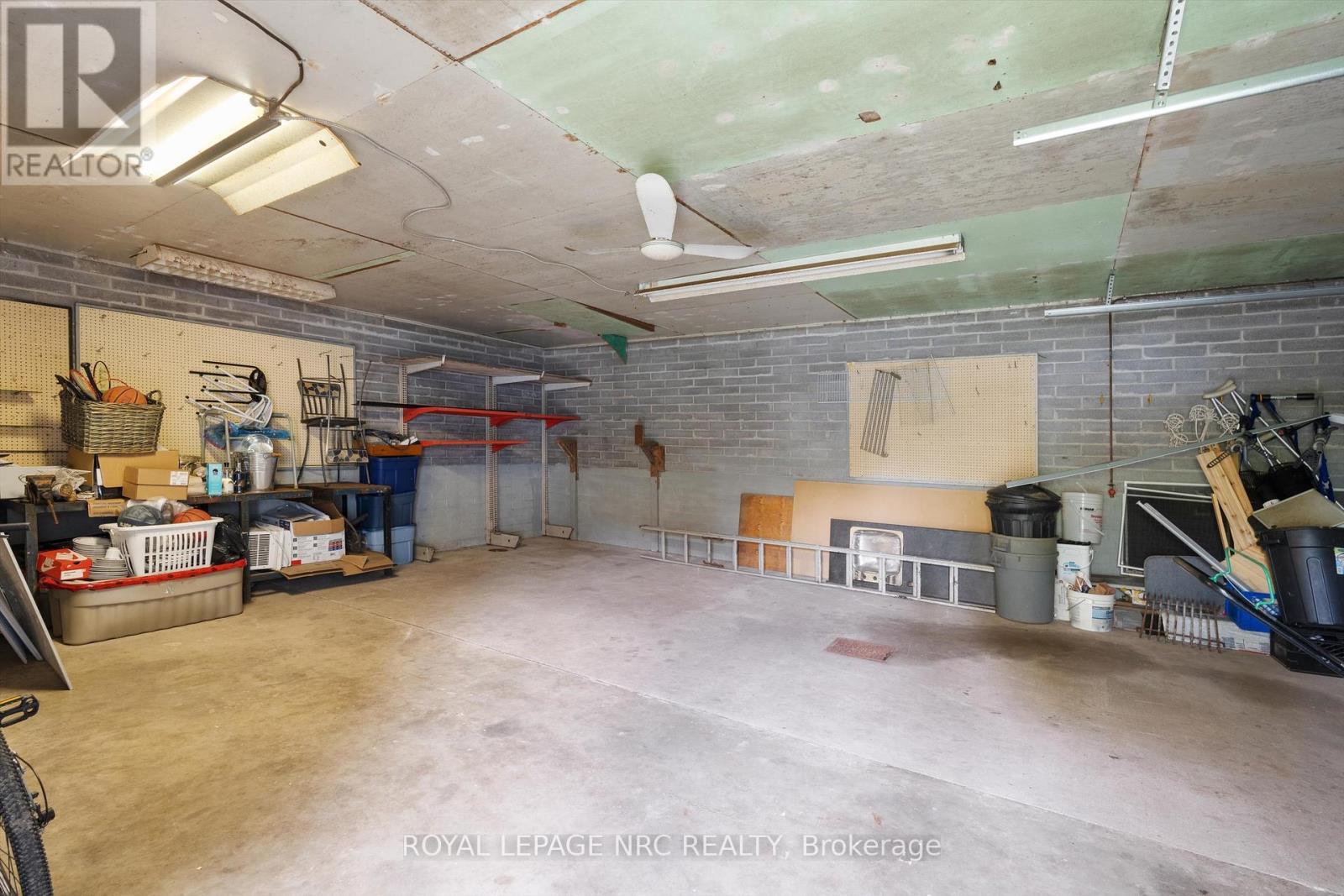 












553 CARLTON STREET

,
St. Catharines (Carlton/Bunting),




Ontario
L2M4X6

